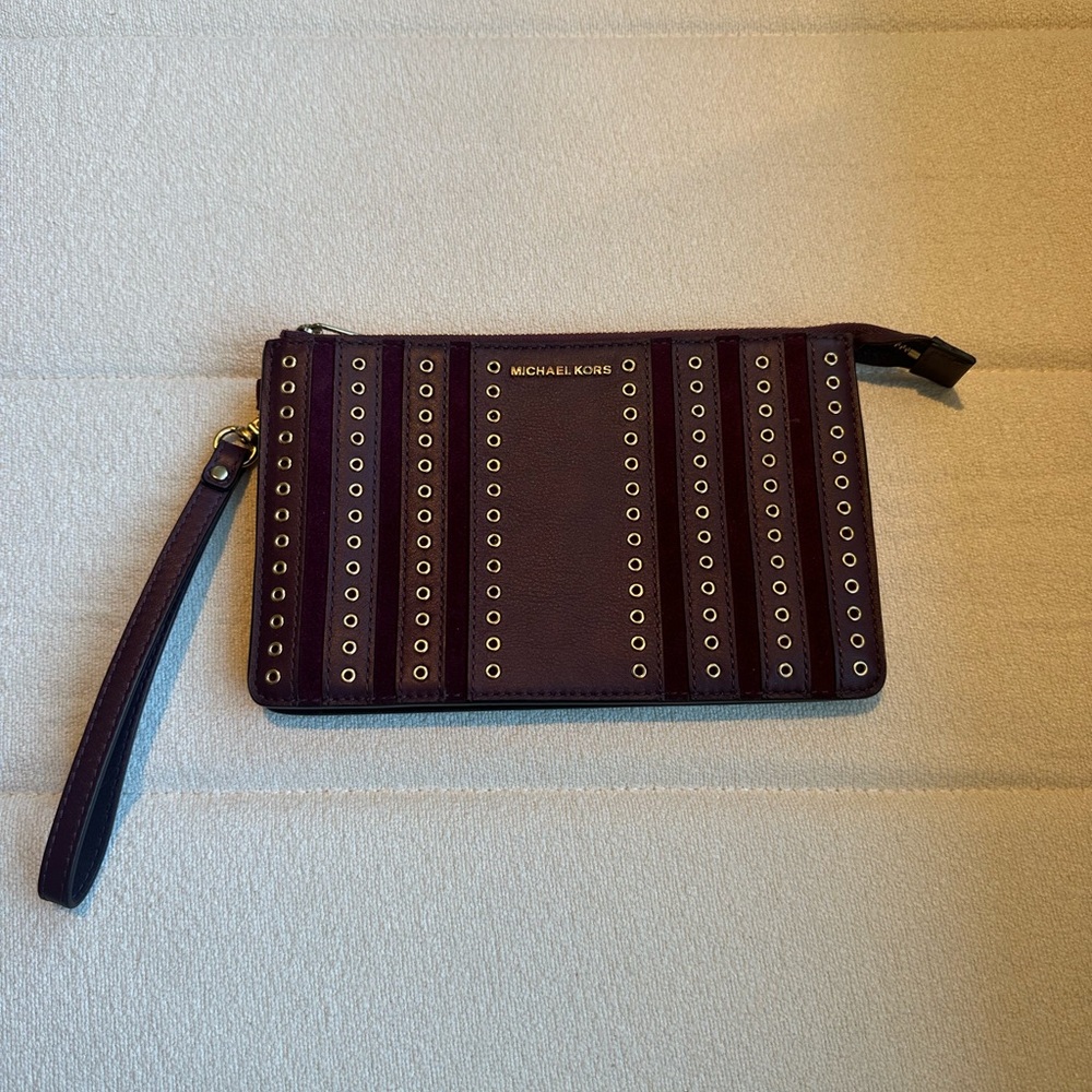 Gorgeous Michael Kors Wristlet